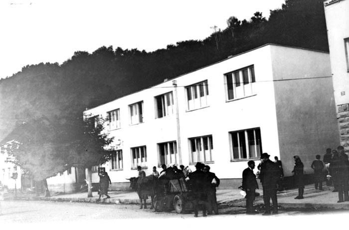 Stara fotografija zgrade Doma zdravlja Ljubovija